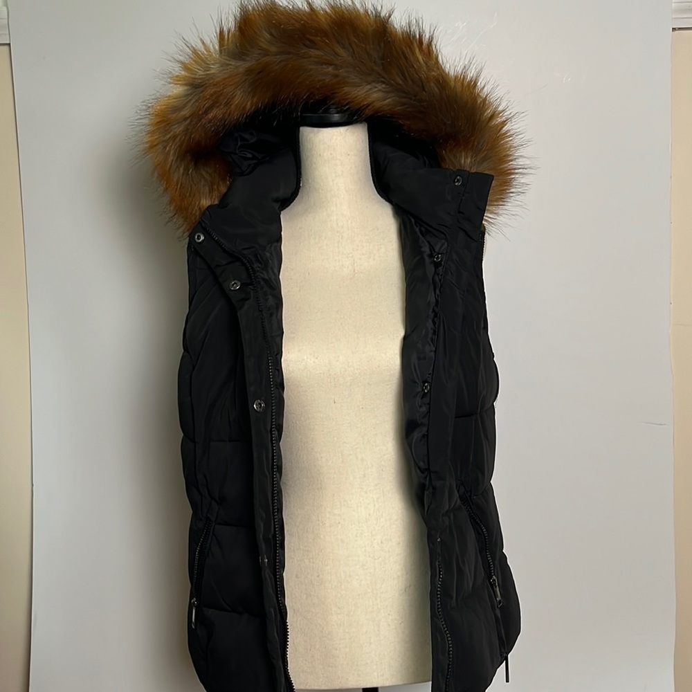 Marc NewYork puffer vest with faux fur hood - Picture 3 of 8